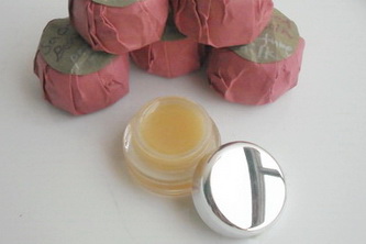 sacred benzoin perfume milk-1