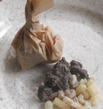 frankincense&amp;myrrh樹脂のお包みプレゼント