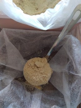 使う米ぬかはお玉一杯分ぐらい