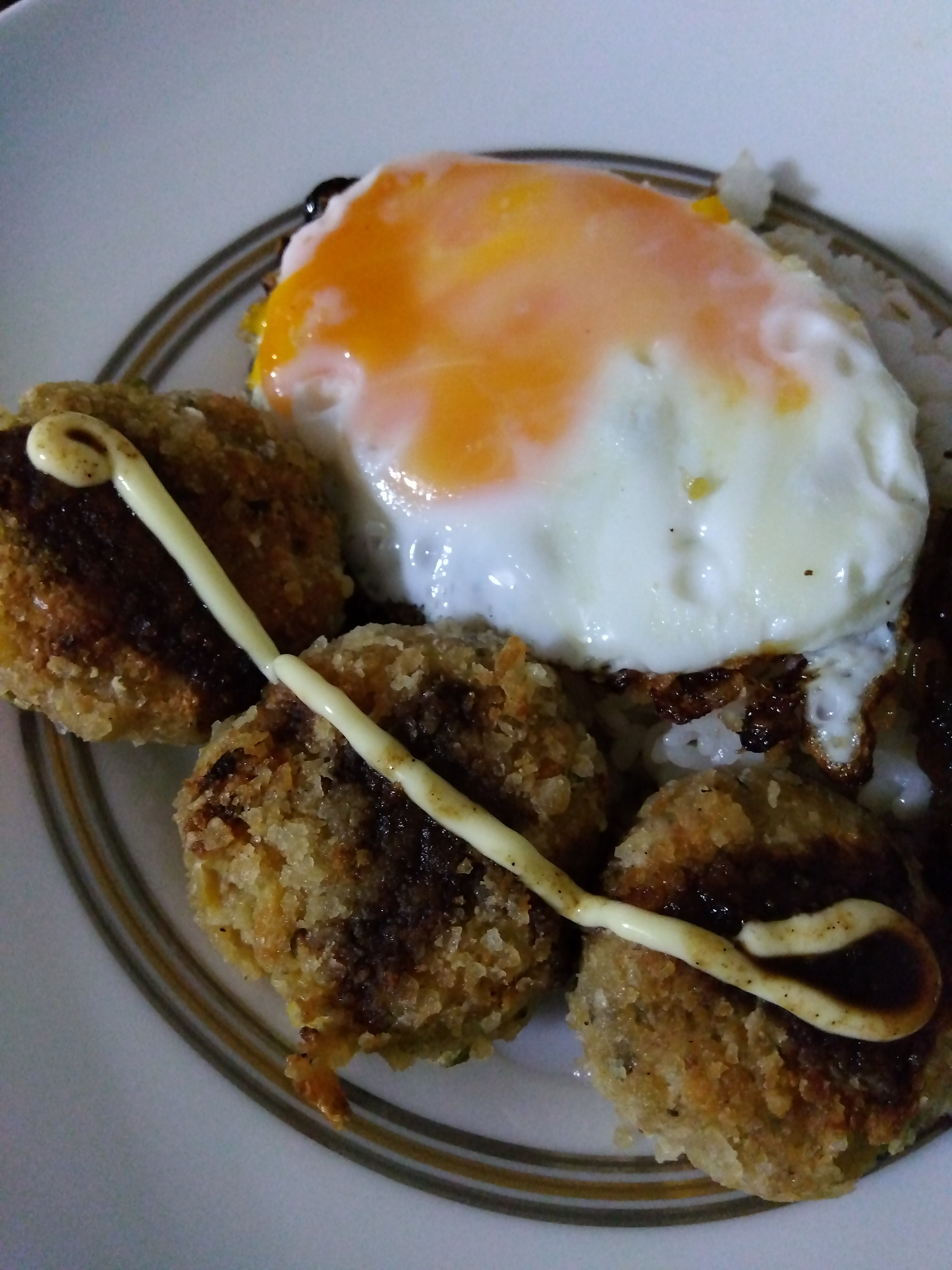 ファラフェル定食目玉焼きのせ